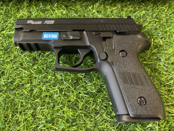SIG SAUER F229 Made in Taiwan - Image 4