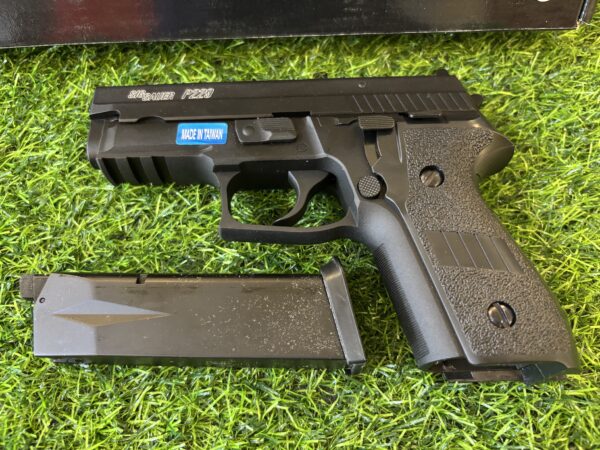 SIG SAUER F229 Made in Taiwan - Image 8