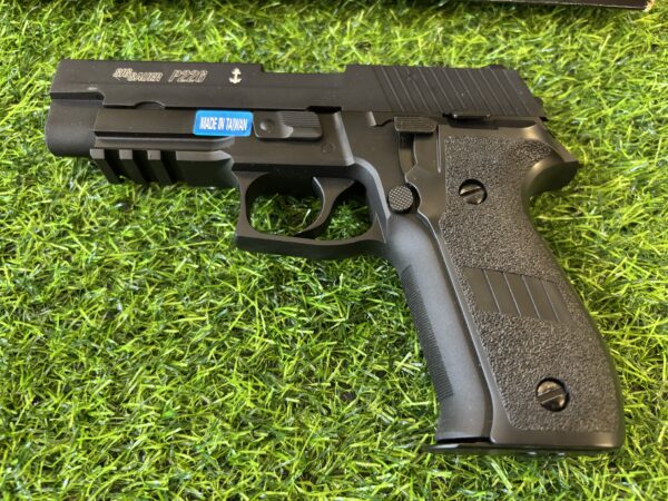 SIG SAUER P226 MK25 Made in Taiwan - Image 4