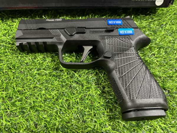 WE SIGSAUER P320 F18V2 Made in Taiwan - Image 4