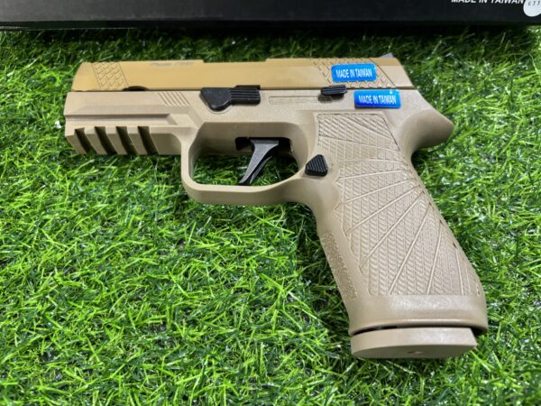 WE SIGSAUER P320 F18V2 TAN Made in Taiwan - Image 4